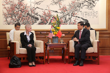 2015��8��4�գ������ڶ��θ����L�����ִ����ڱ����e�С��������Ї��⽻���̇�ƽ�����L����������Ժ�����Յf�{�T�P�_�Z��ʹ��ͬ���֣��ɇ����P���T���텢�ӡ����I�츱���L��Ҋ����������F�����v�A��ʹ����˹���ӕ�Ҋ�ʹ��̡�