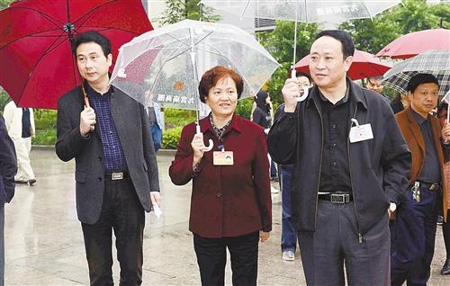 2013�����ί�T���ڸ�ɶ   �����@һ��ĸ���